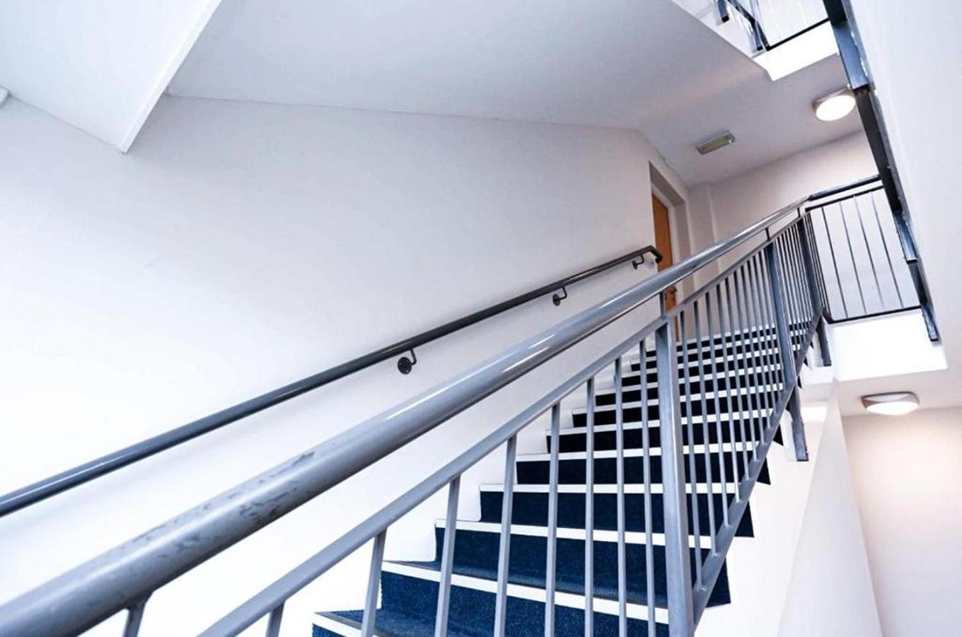 Funky City Apartment - Secure Parking - Wifi - Sleeps 6 - No Parties Belfast Exterior foto